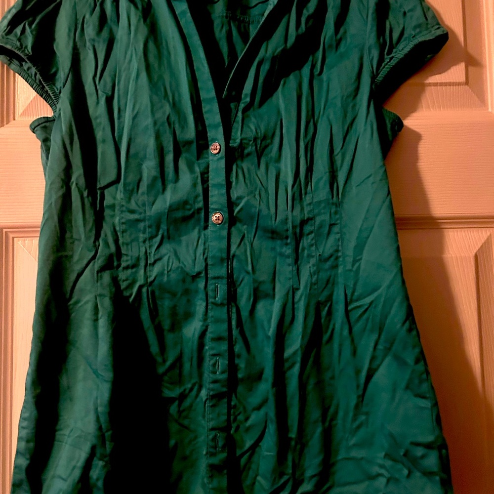 Banana republic extra small women’s blouse with cap sleeves green